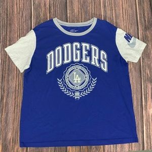 🔥Nike dodgers shirt size XL FITS LIKE A MEDIUM